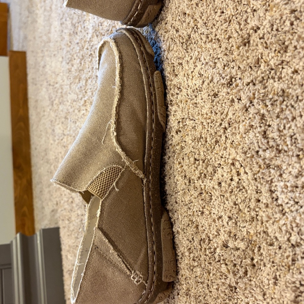 Tony Lama Gator Tan Slip-On Footwear